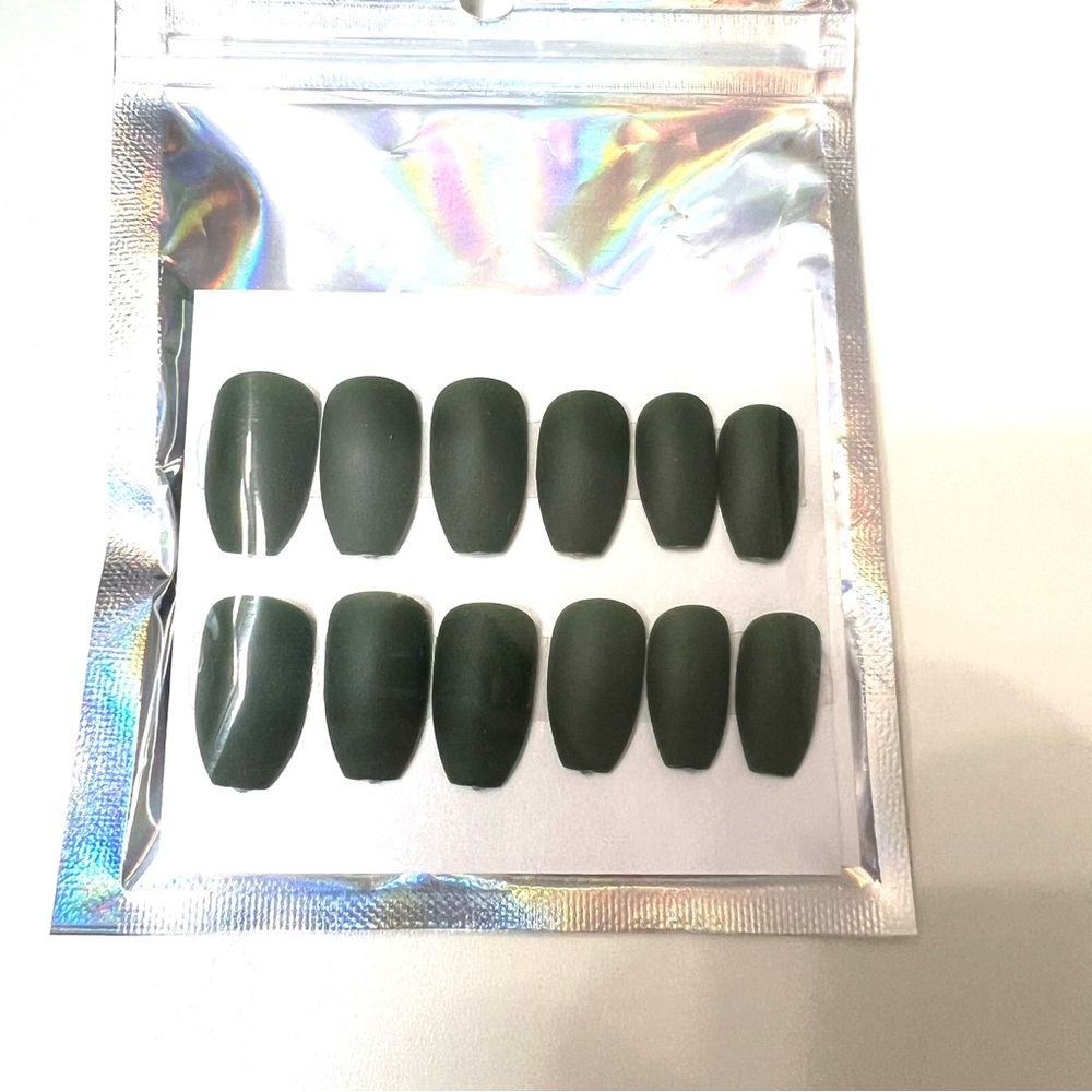 24 Pc Matte Green Press On Nails | Short Coffin Shape | Reusable Set with Kit